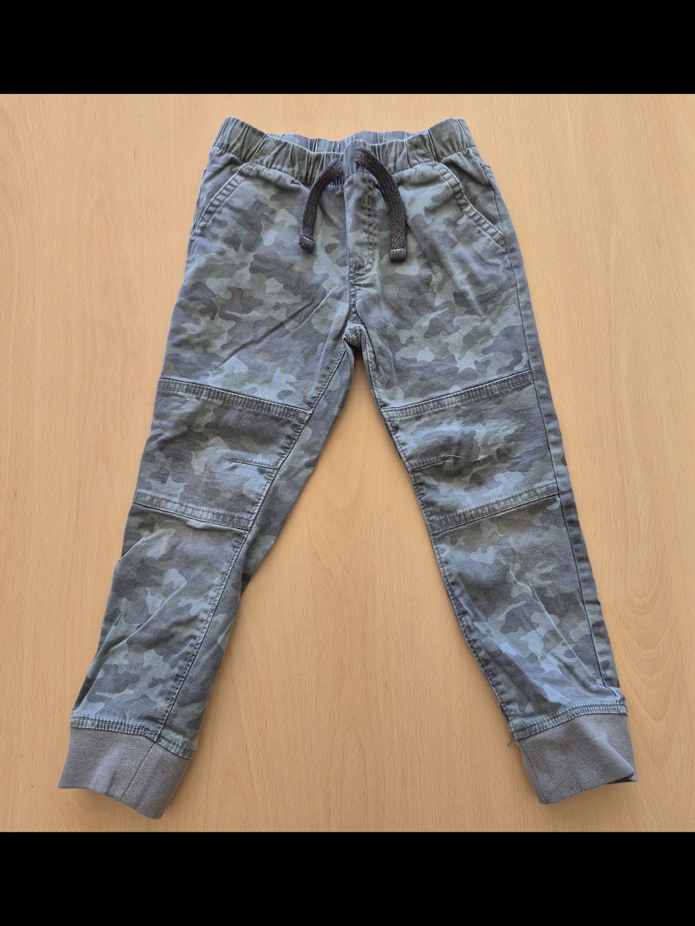 Cat & Jack Boys' Gray Camo Jogger Pants